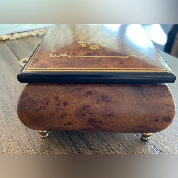 Splendid Italian Violin Inlaid Elegant Wood Music/Jewelry Box Hand Made in Italy - Picture 7 of 15